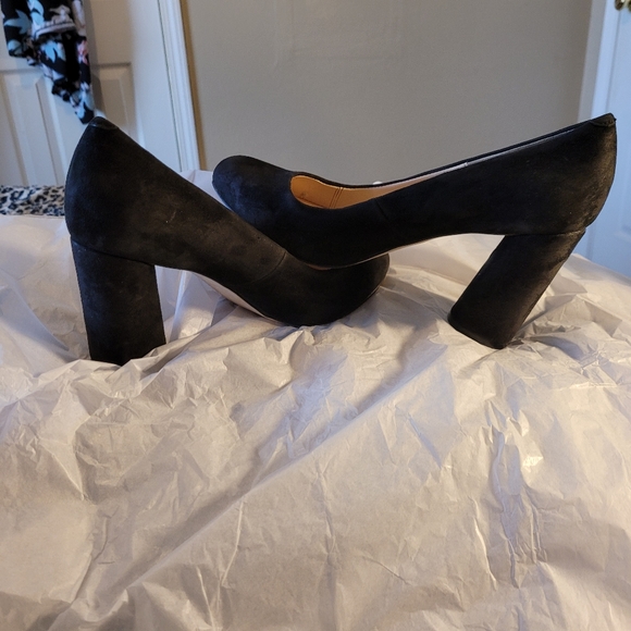 ISOLA -ELAINE BLACK SUEDE PUMPS - Picture 9 of 10